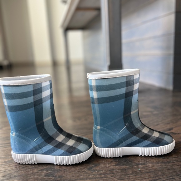 Authentic kids Burberry Wellington rain boots size 13 - Picture 7 of 10